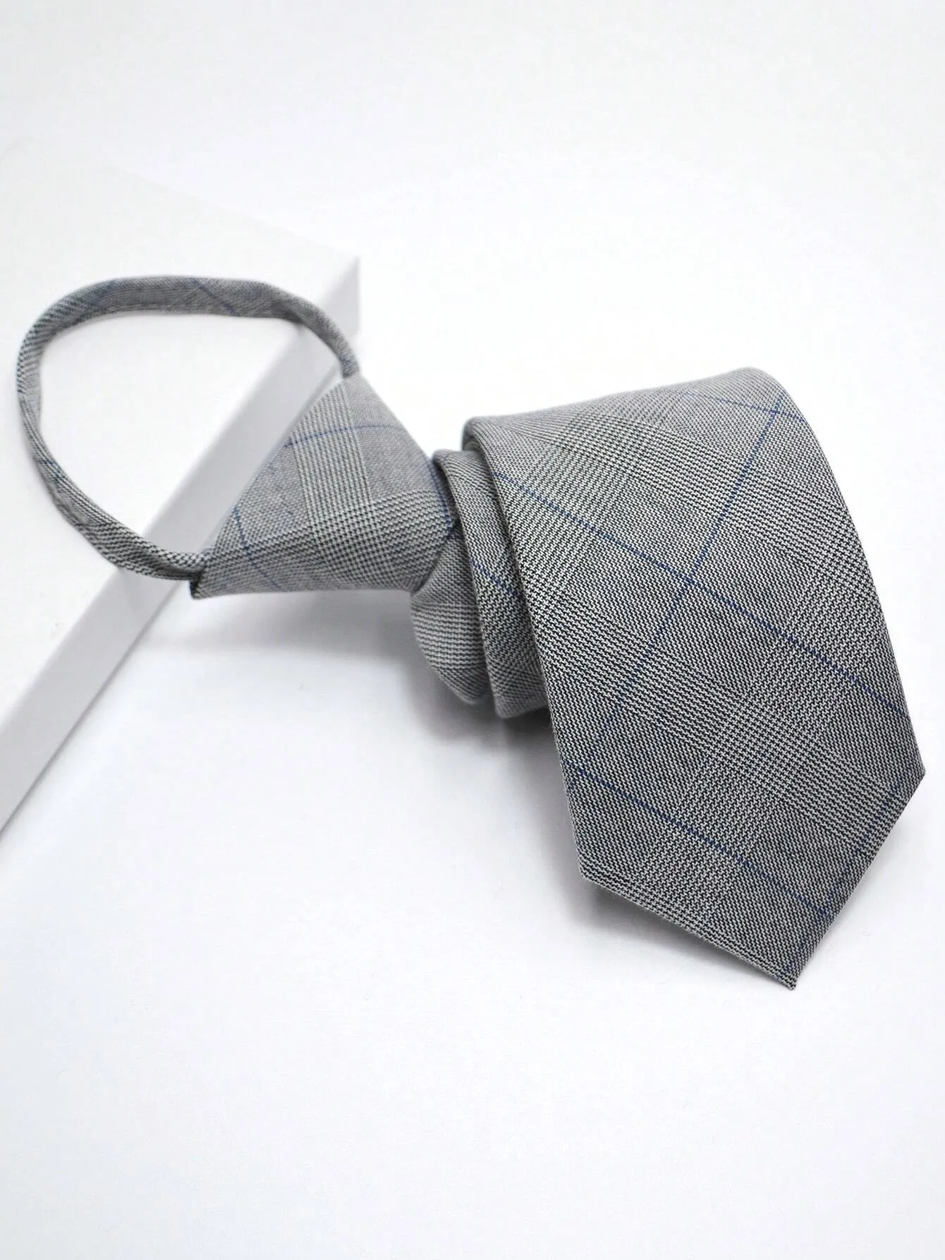 13513 1a-008 Corbata estilo rayas 1 Pzas